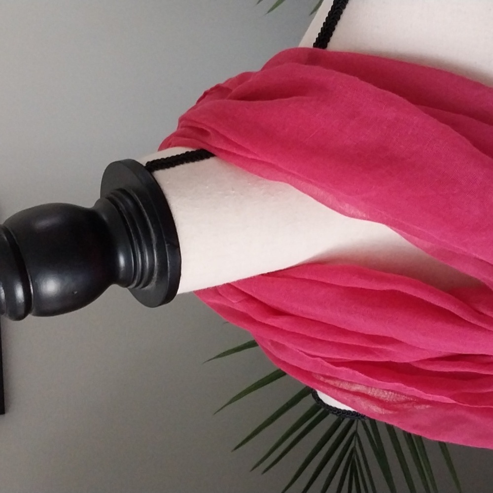 Pink infinity scarf - Picture 2 of 3